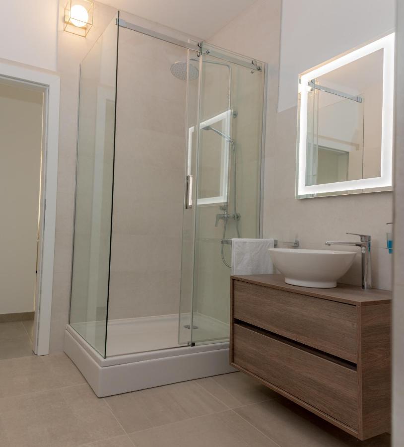 The View Split. Highlight With Roof-Top-Terrace And Pool Kaštela المظهر الخارجي الصورة