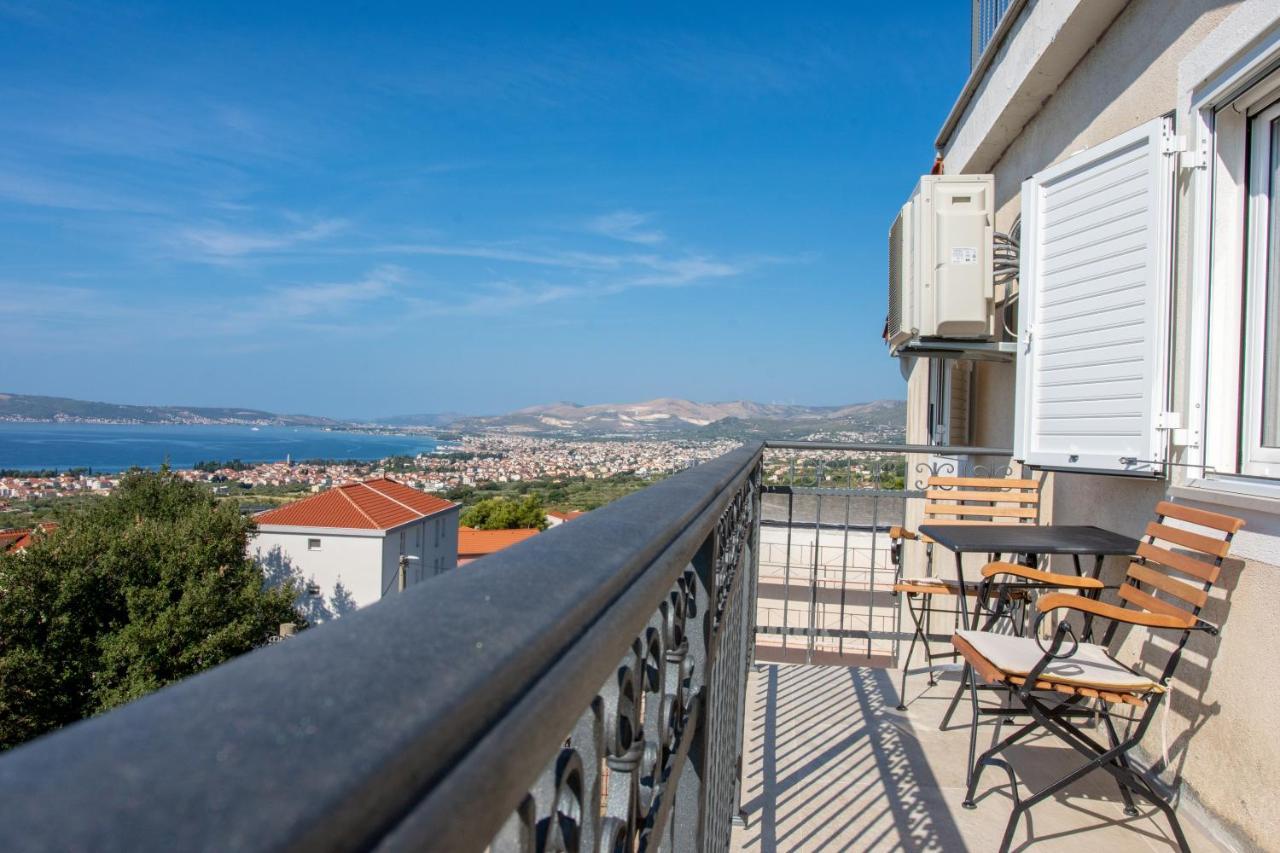 شقة The View Split. Highlight With Roof-Top-Terrace And Pool Kaštela المظهر الخارجي الصورة